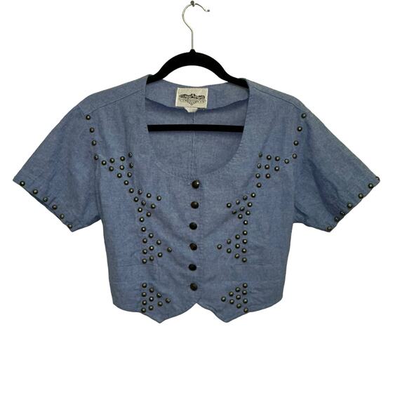 The San Angelo Collection Denim Cropped Scoop Neck Button Front Top - Picture 1 of 4